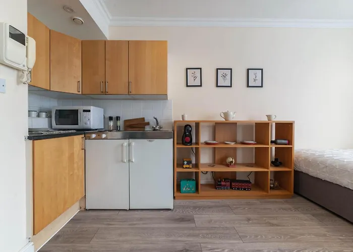 Elegant Art Deco Whole Apartment - 2Mins To Hyde Park, 8Mins To Bayswater, Nottinghill, Paddington